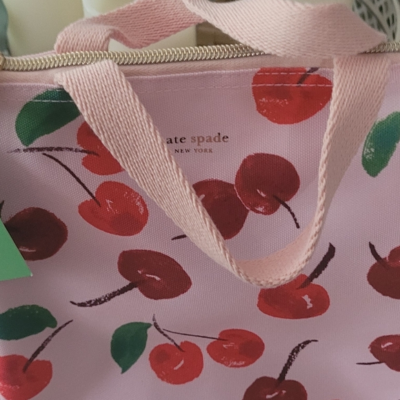 Kate Spade Cherry Print Lunch Bag. - Picture 4 of 5